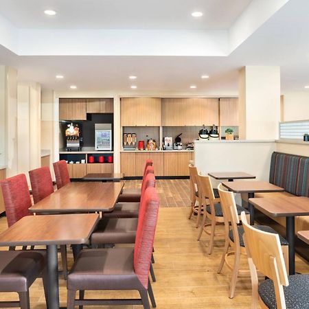 Towneplace Suites By Marriott Milwaukee Grafton Εξωτερικό φωτογραφία