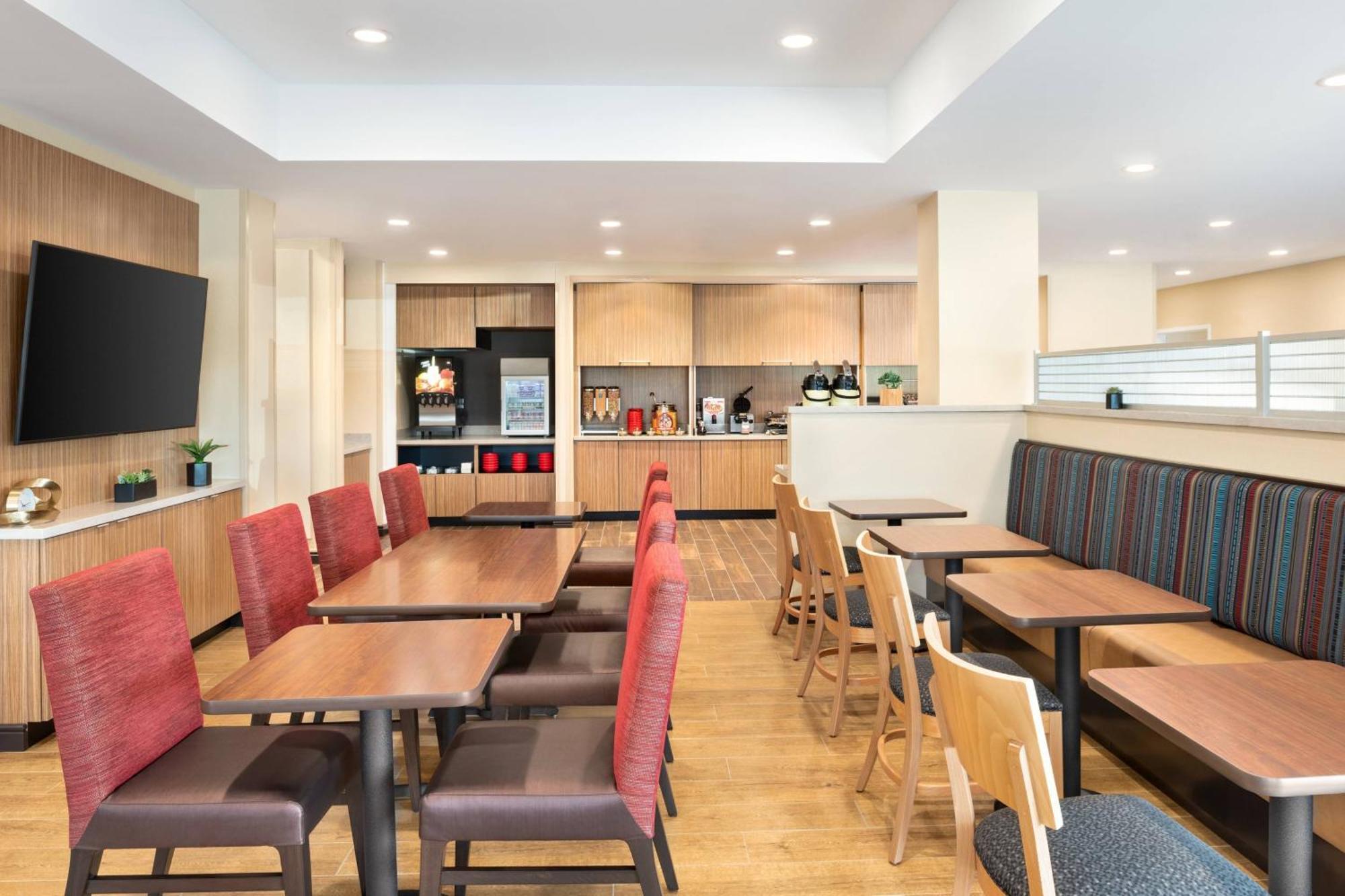 Towneplace Suites By Marriott Milwaukee Grafton Εξωτερικό φωτογραφία