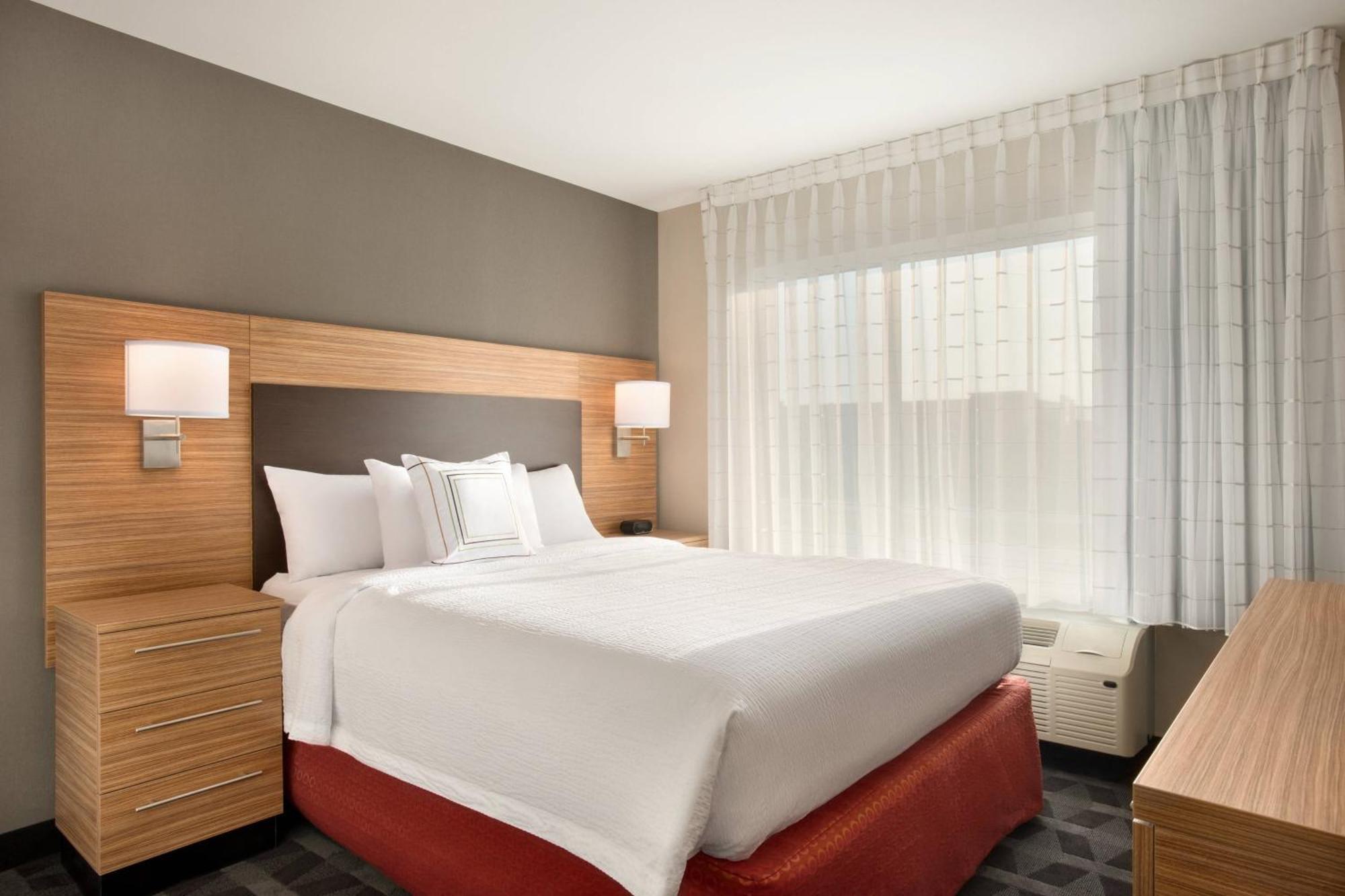 Towneplace Suites By Marriott Milwaukee Grafton Εξωτερικό φωτογραφία